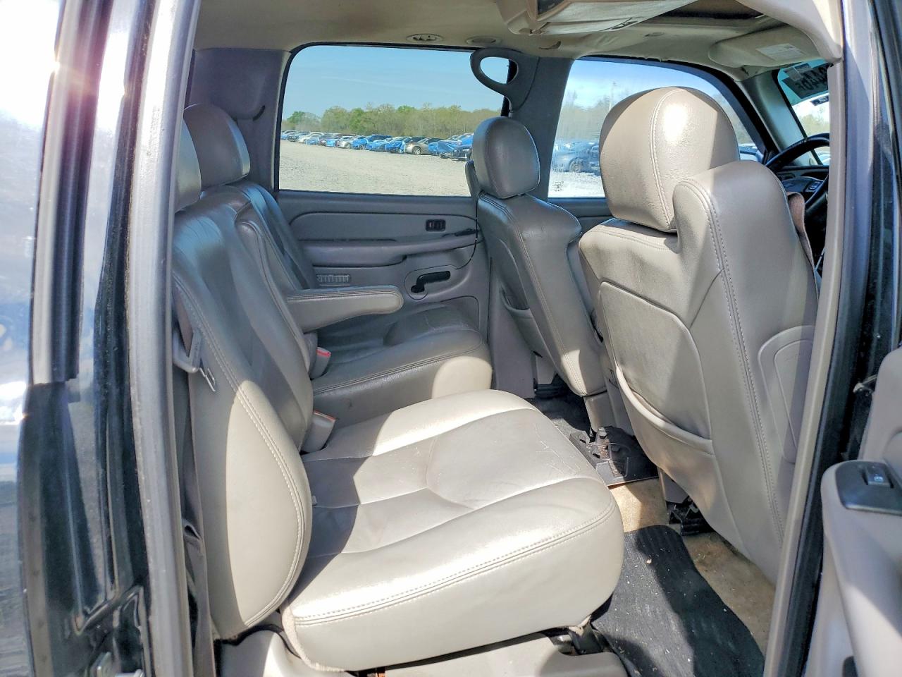 2004 CHEVROLET SUBURBAN C1500 photo 10