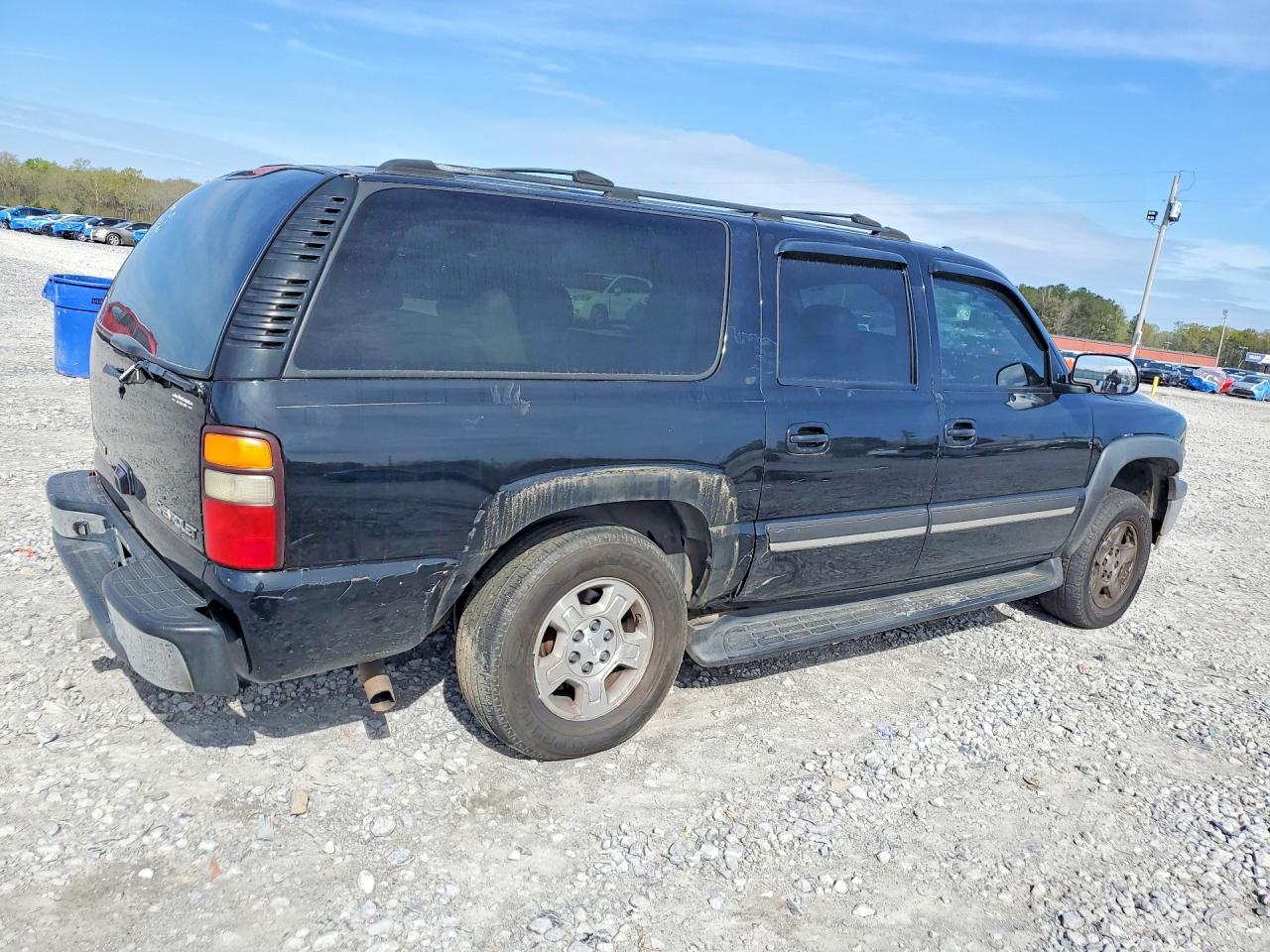 2004 CHEVROLET SUBURBAN C1500 photo 3
