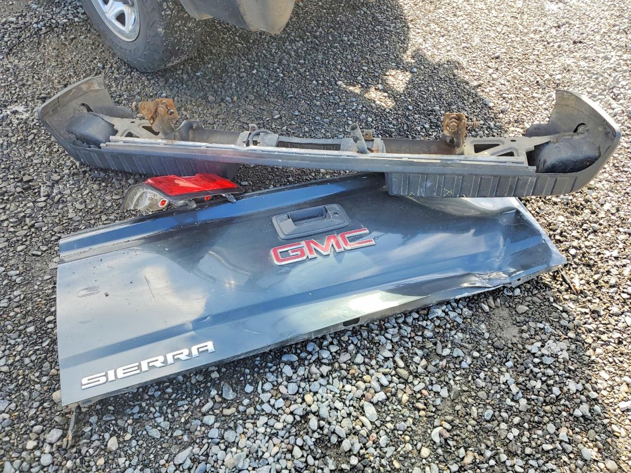 2017 GMC SIERRA K1500 photo 23