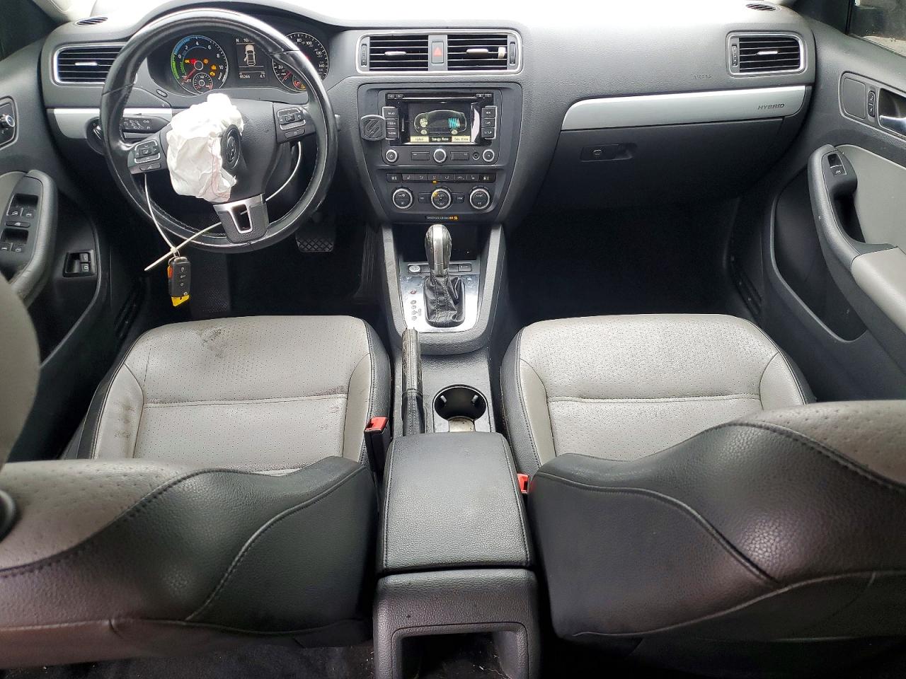 2013 VOLKSWAGEN JETTA photo 8