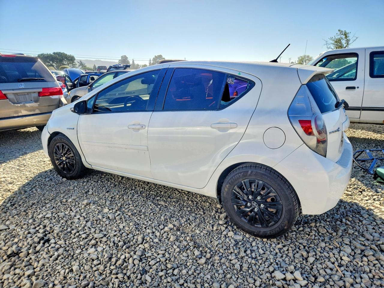 2013 TOYOTA PRIUS C ONE photo 3