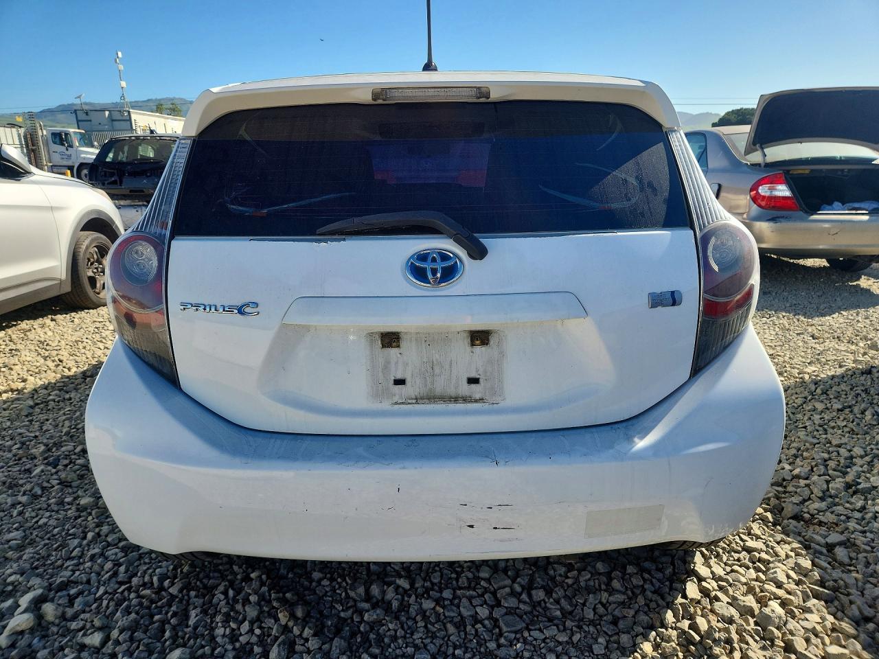 2013 TOYOTA PRIUS C ONE photo 11