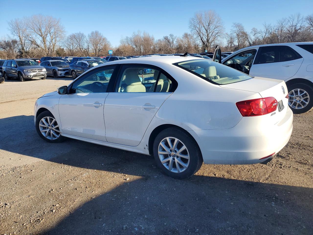 2013 VOLKSWAGEN JETTA SE photo 4