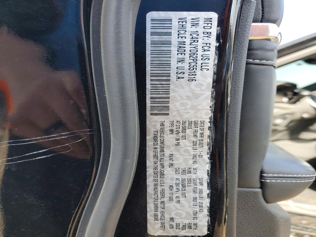 2023 JEEP GRAND CHEROKEE OVERLAND 4XE photo 37