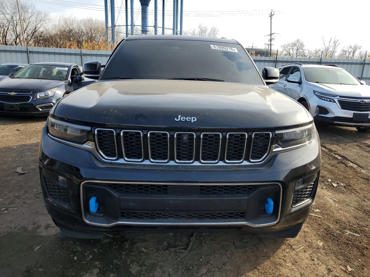 2023 JEEP GRAND CHEROKEE OVERLAND 4XE photo 13