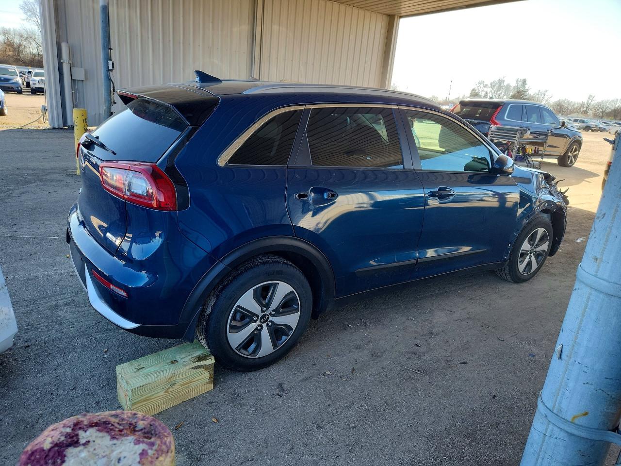2017 KIA NIRO LX photo 7