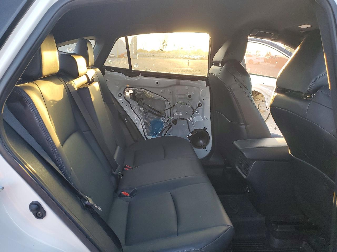 2022 TOYOTA VENZA XLE photo 19