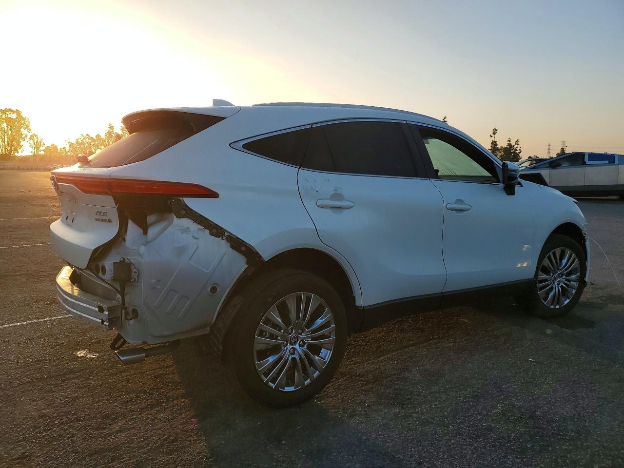 2022 TOYOTA VENZA XLE photo 5