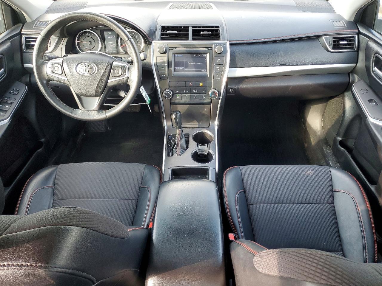 2017 TOYOTA CAMRY SE photo 8