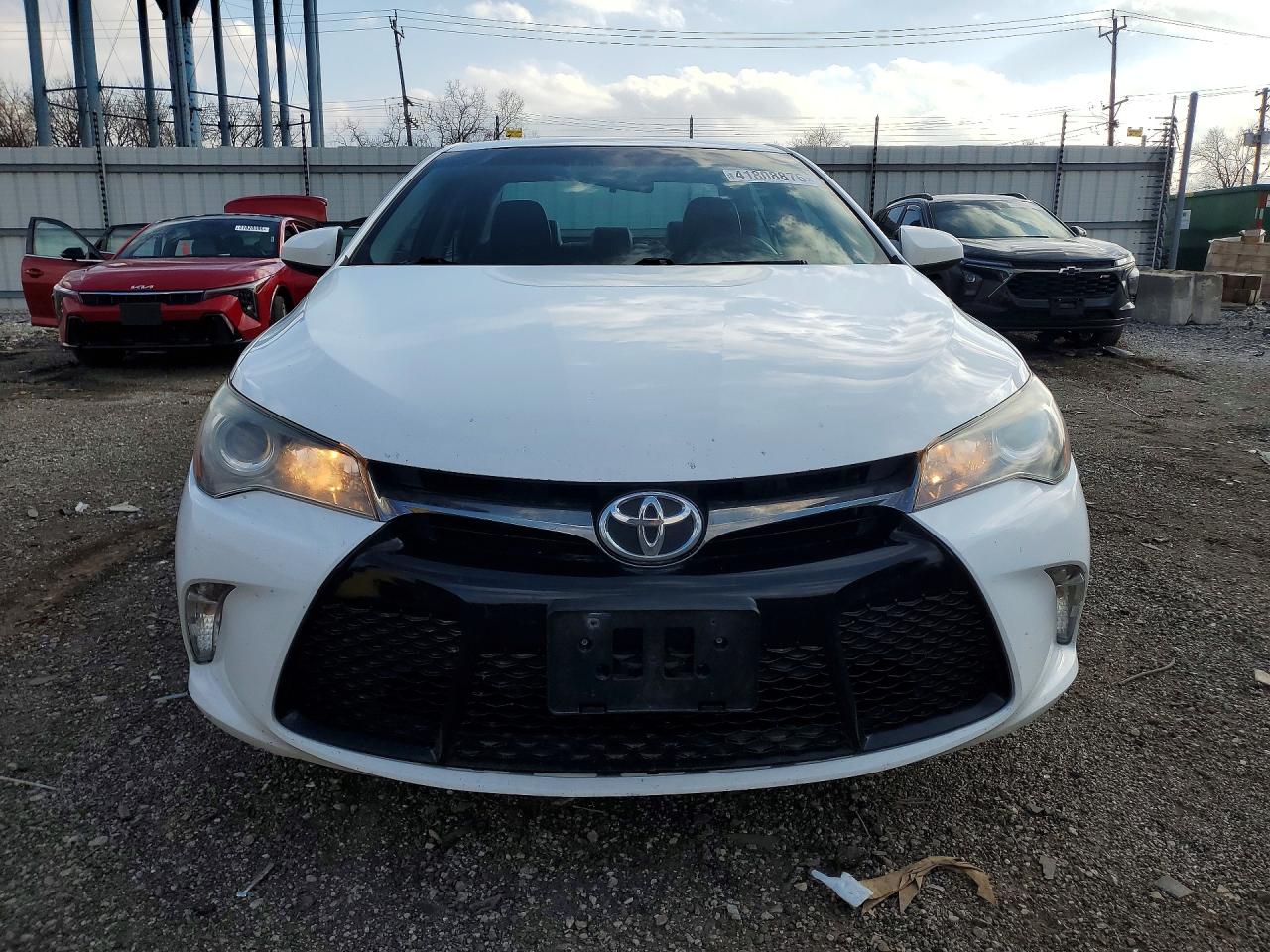 2017 TOYOTA CAMRY SE photo 5