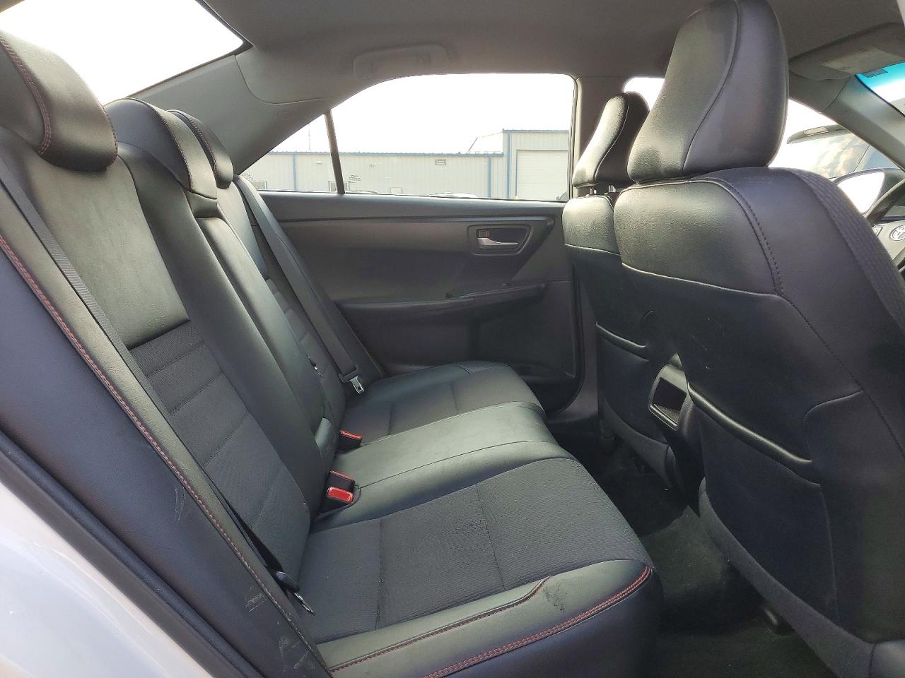 2017 TOYOTA CAMRY SE photo 10