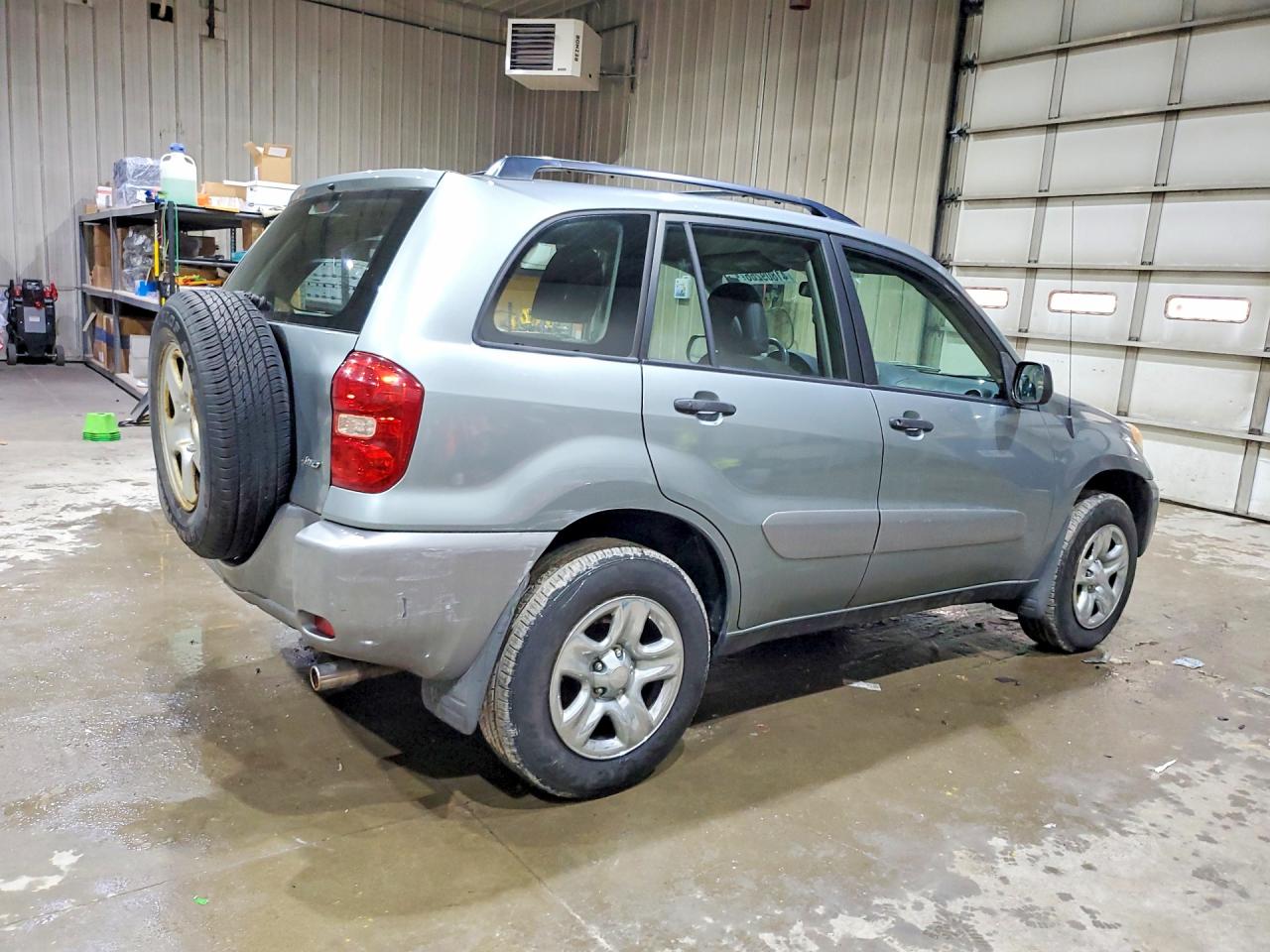 2005 TOYOTA RAV4 BASE photo 3