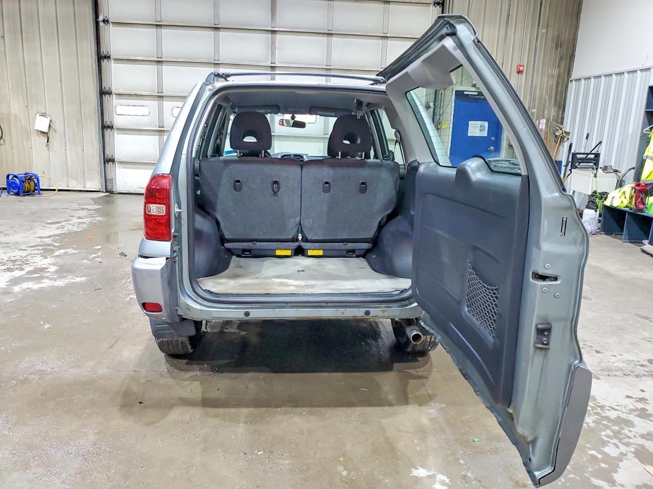 2005 TOYOTA RAV4 BASE photo 6