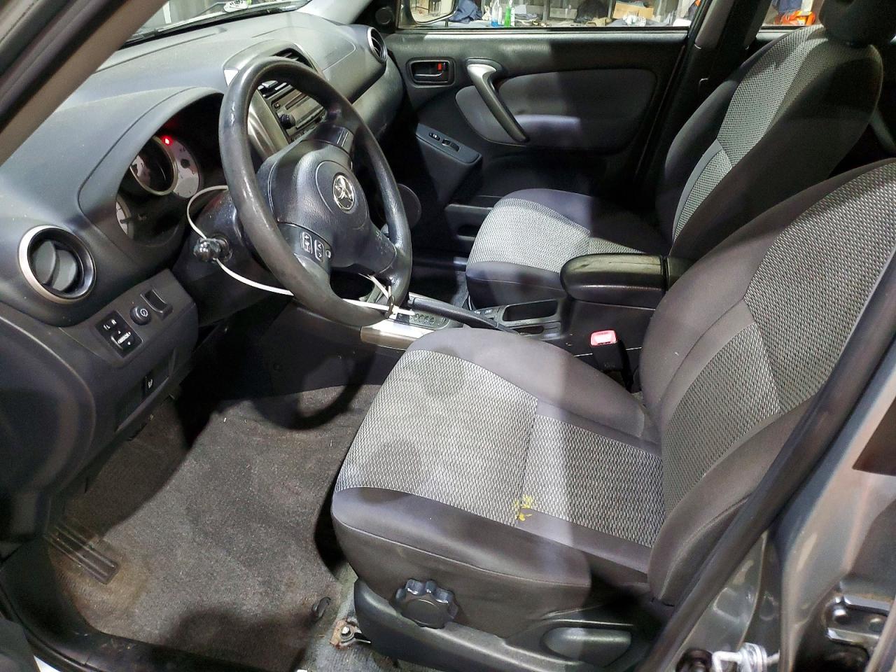 2005 TOYOTA RAV4 BASE photo 7