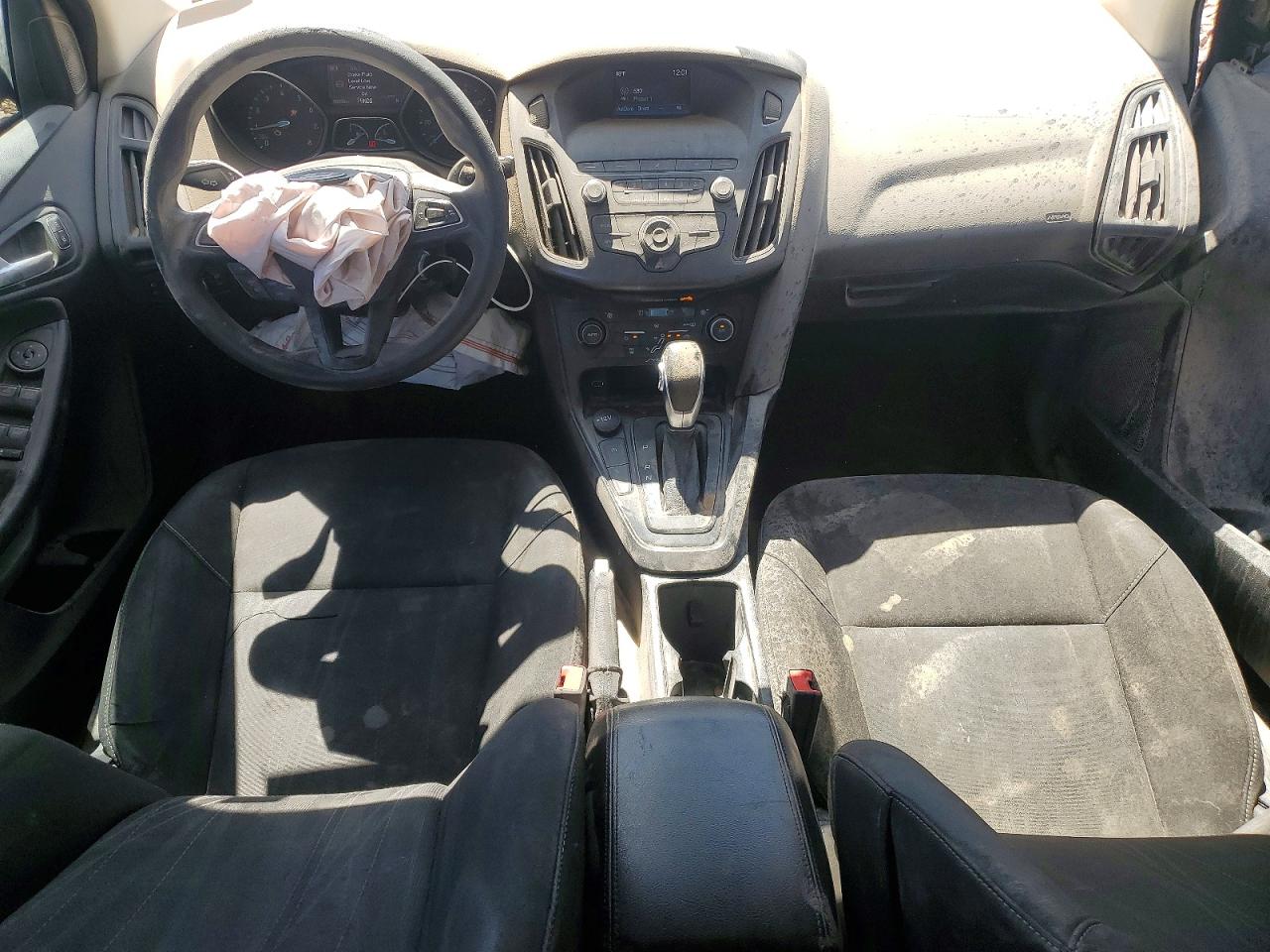 2018 FORD FOCUS SE photo 15