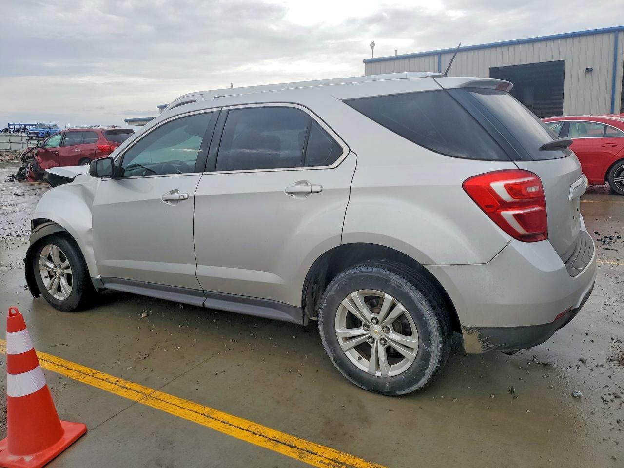 2016 CHEVROLET EQUINOX LS photo 4