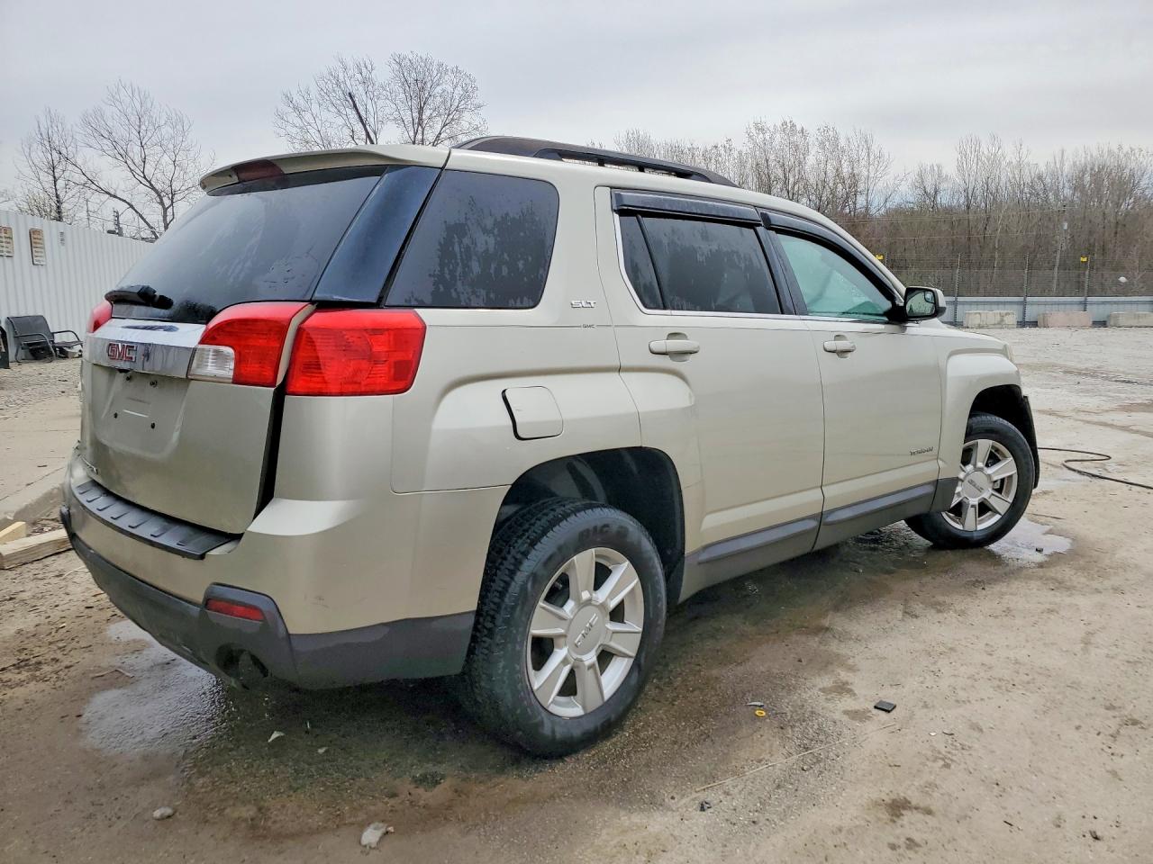 2013 GMC TERRAIN SLT photo 5