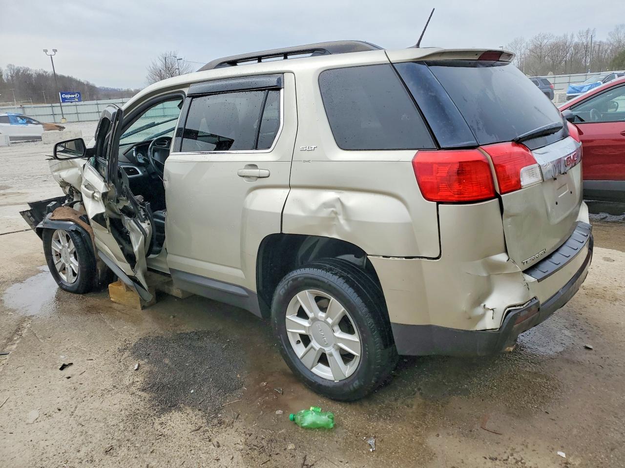 2013 GMC TERRAIN SLT photo 3