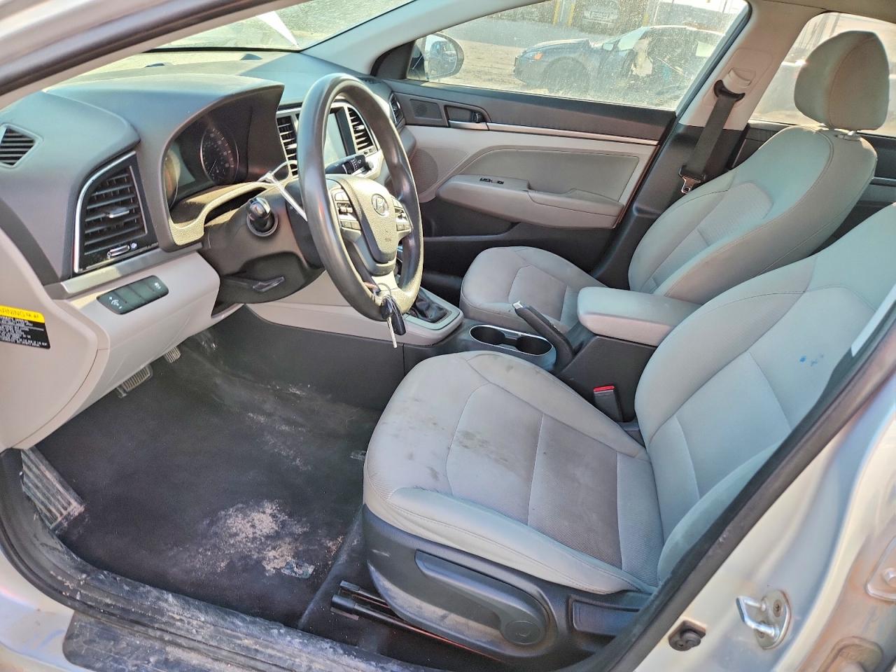 2017 HYUNDAI ELANTRA SE photo 13