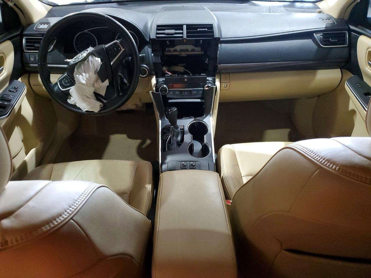 2015 TOYOTA CAMRY XLE photo 15