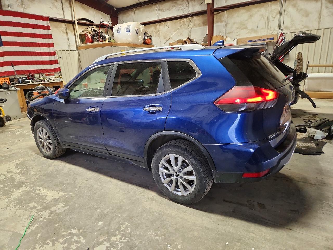 2018 NISSAN ROGUE SV photo 3