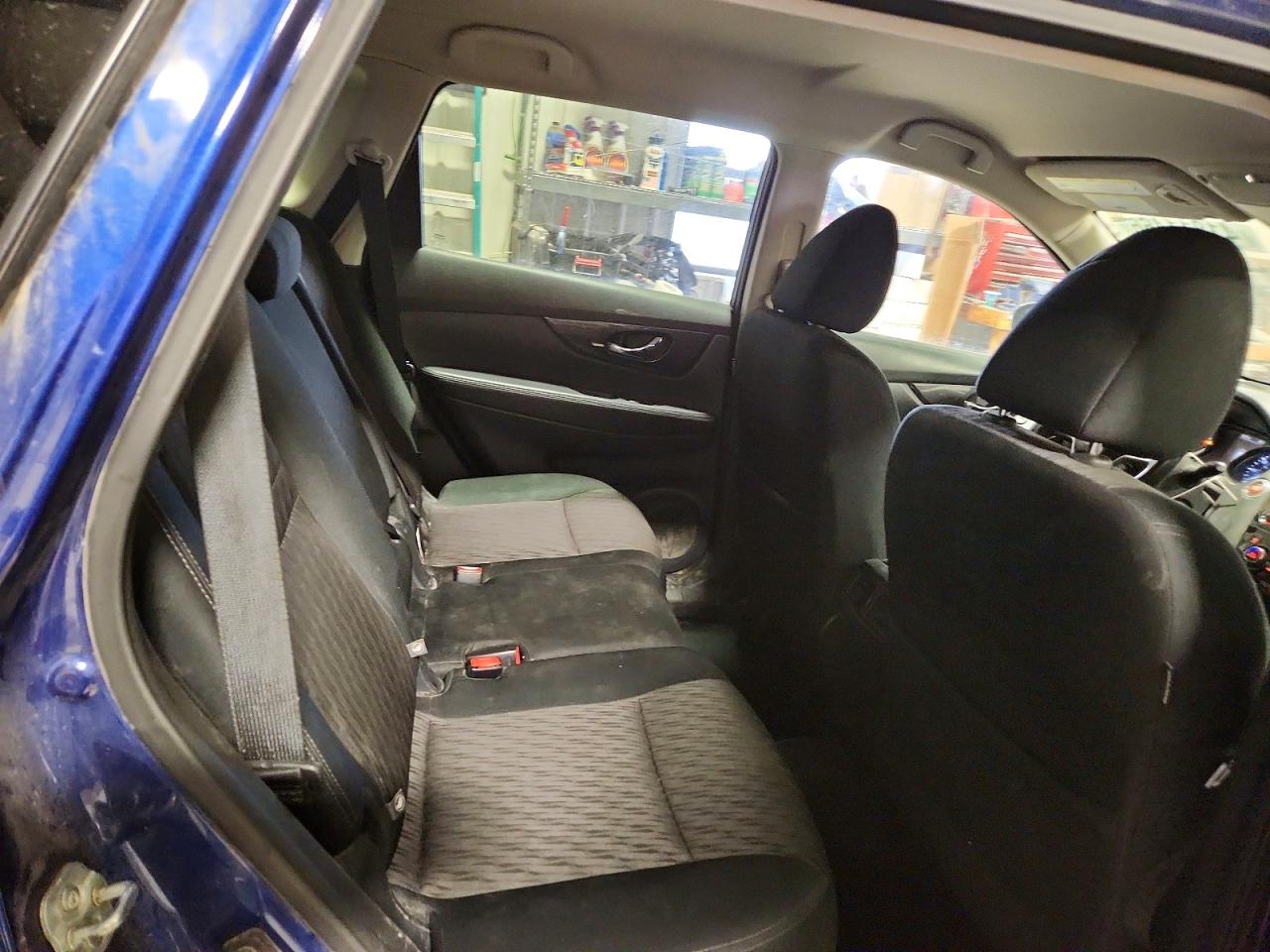 2018 NISSAN ROGUE SV photo 19