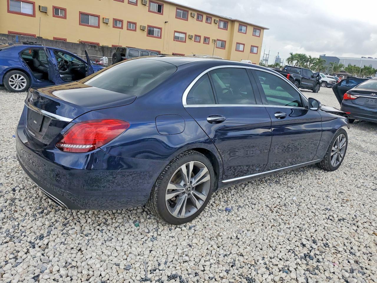 2019 MERCEDES-BENZ C 300 photo 3