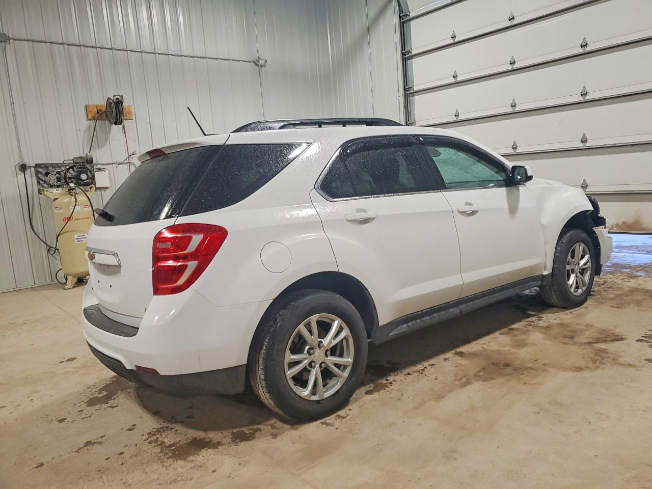 2017 CHEVROLET EQUINOX LT photo 5