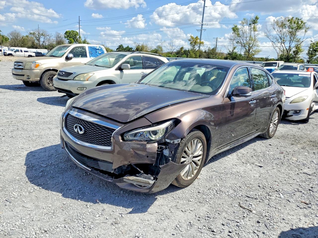 2015 INFINITI Q70L 3.7 photo 2