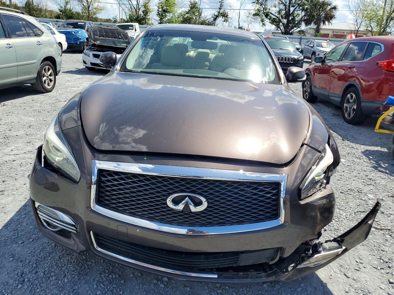 2015 INFINITI Q70L 3.7 photo 9