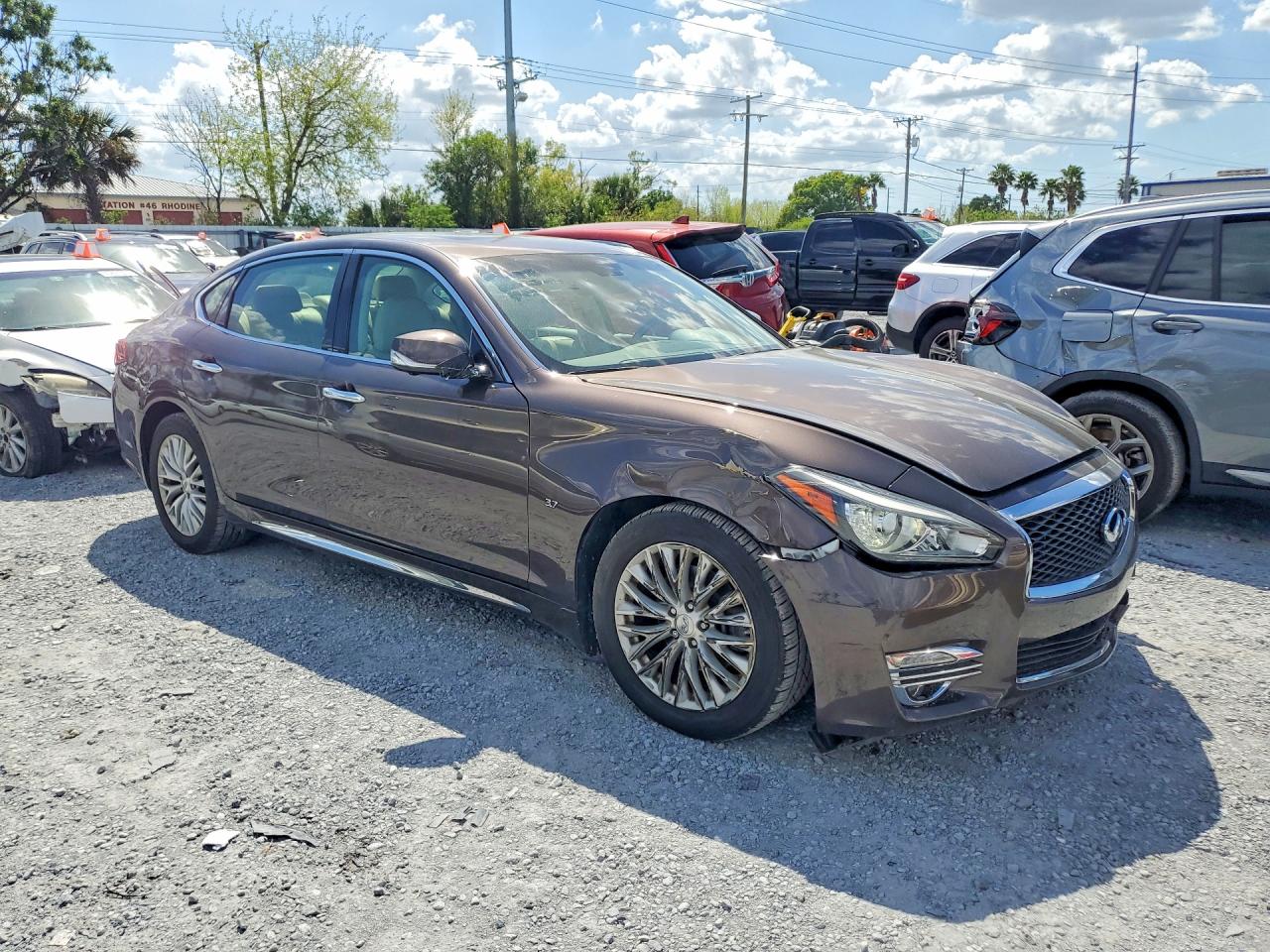 2015 INFINITI Q70L 3.7 photo 7