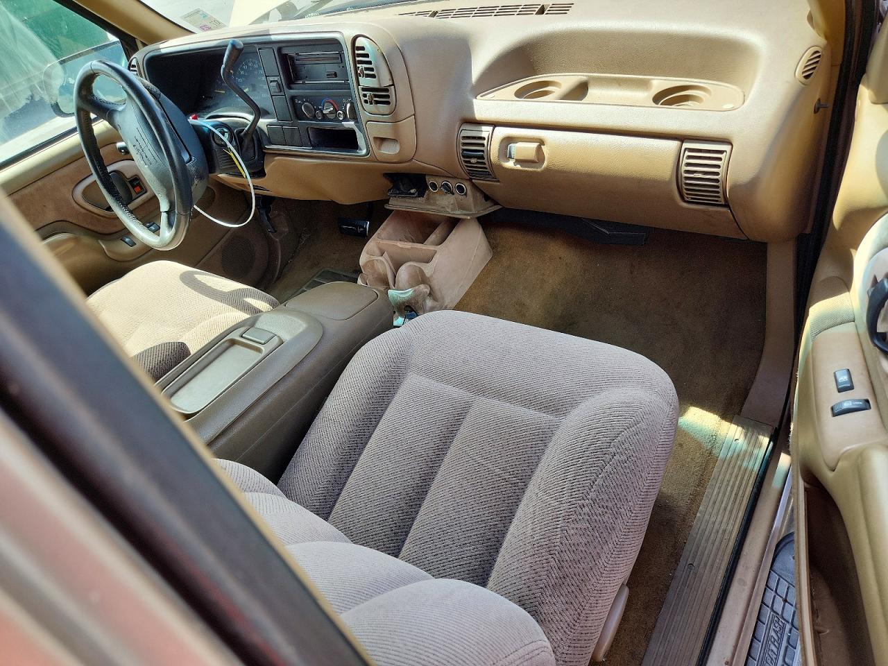 1995 CHEVROLET GMT-400 C1500 photo 15