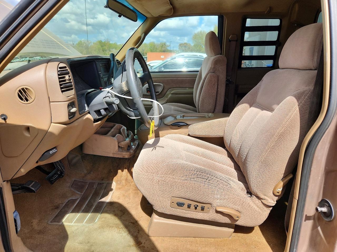 1995 CHEVROLET GMT-400 C1500 photo 13