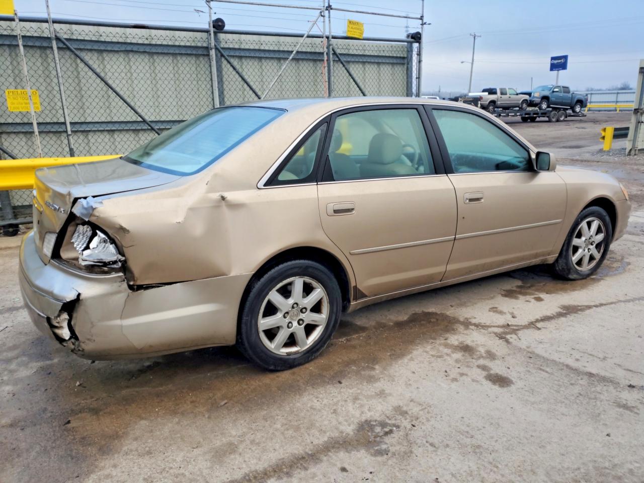 2001 TOYOTA AVALON XLS photo 3