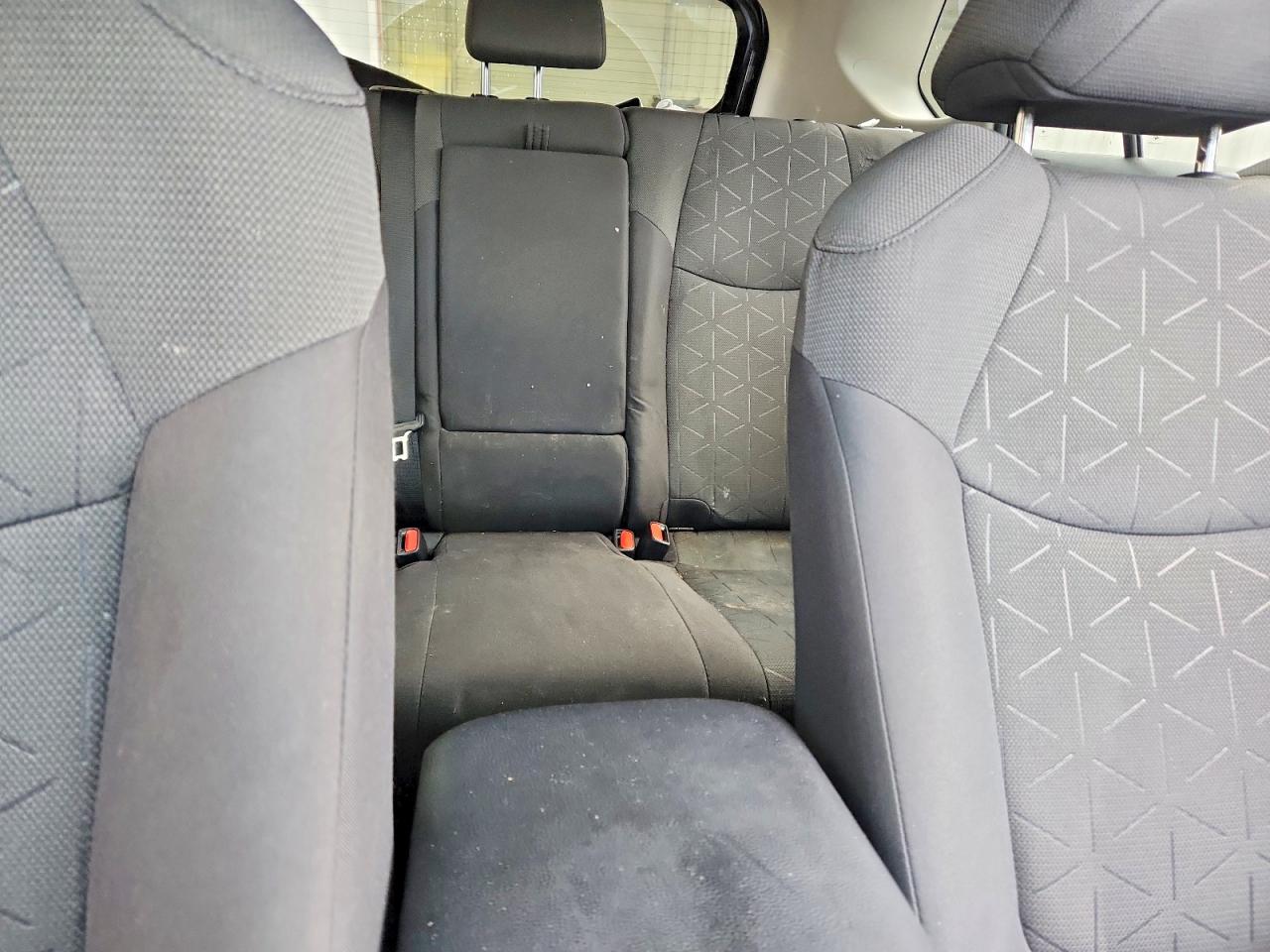 2021 TOYOTA RAV4 XLE photo 10