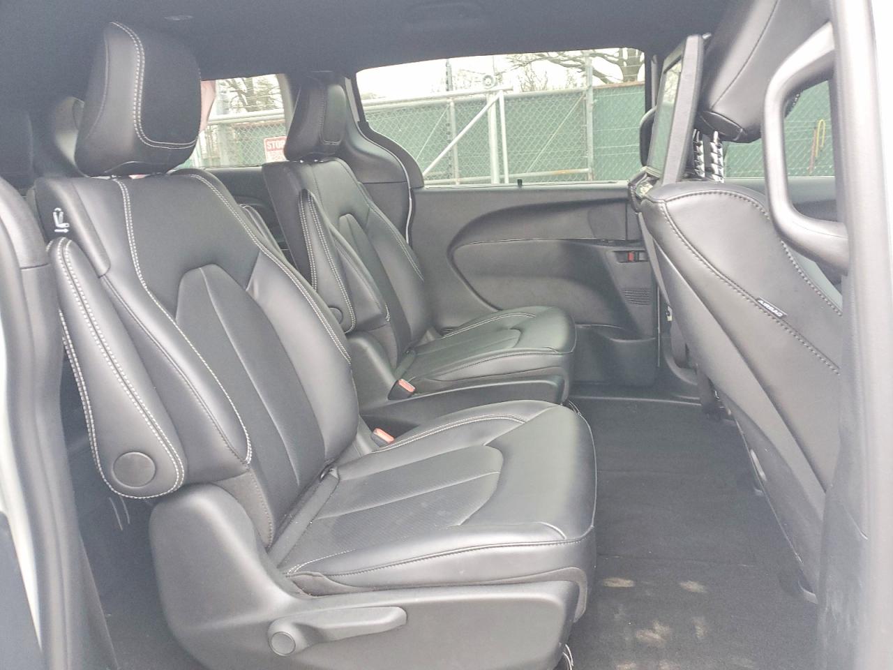2025 CHRYSLER PACIFICA HYBRID SELECT photo 21