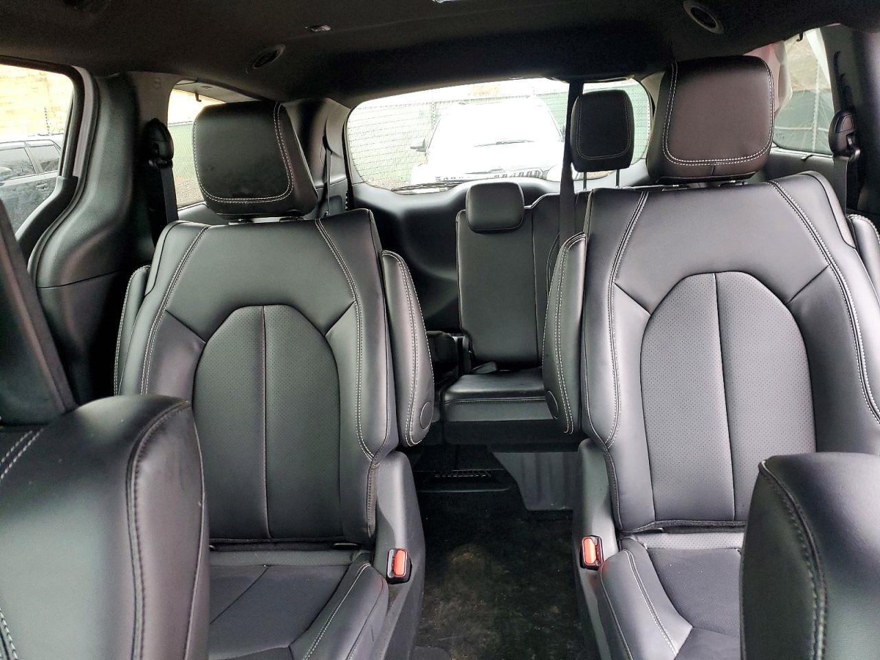 2025 CHRYSLER PACIFICA HYBRID SELECT photo 19