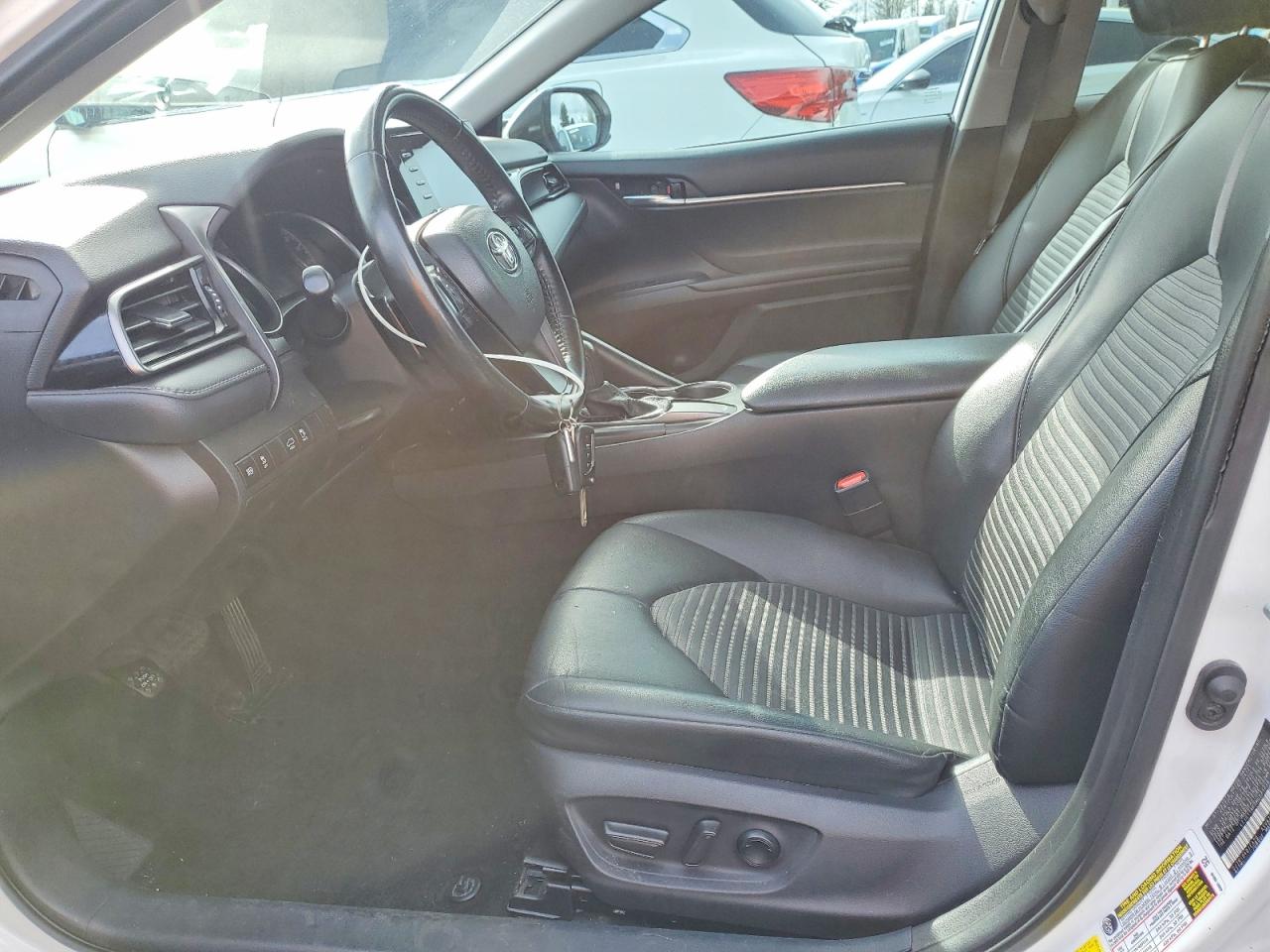 2021 TOYOTA CAMRY photo 13