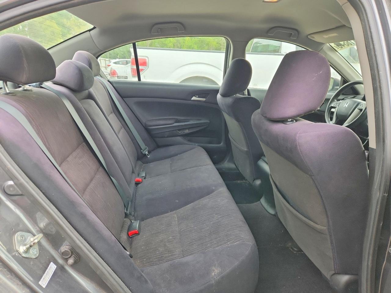 2011 HONDA ACCORD LX photo 28