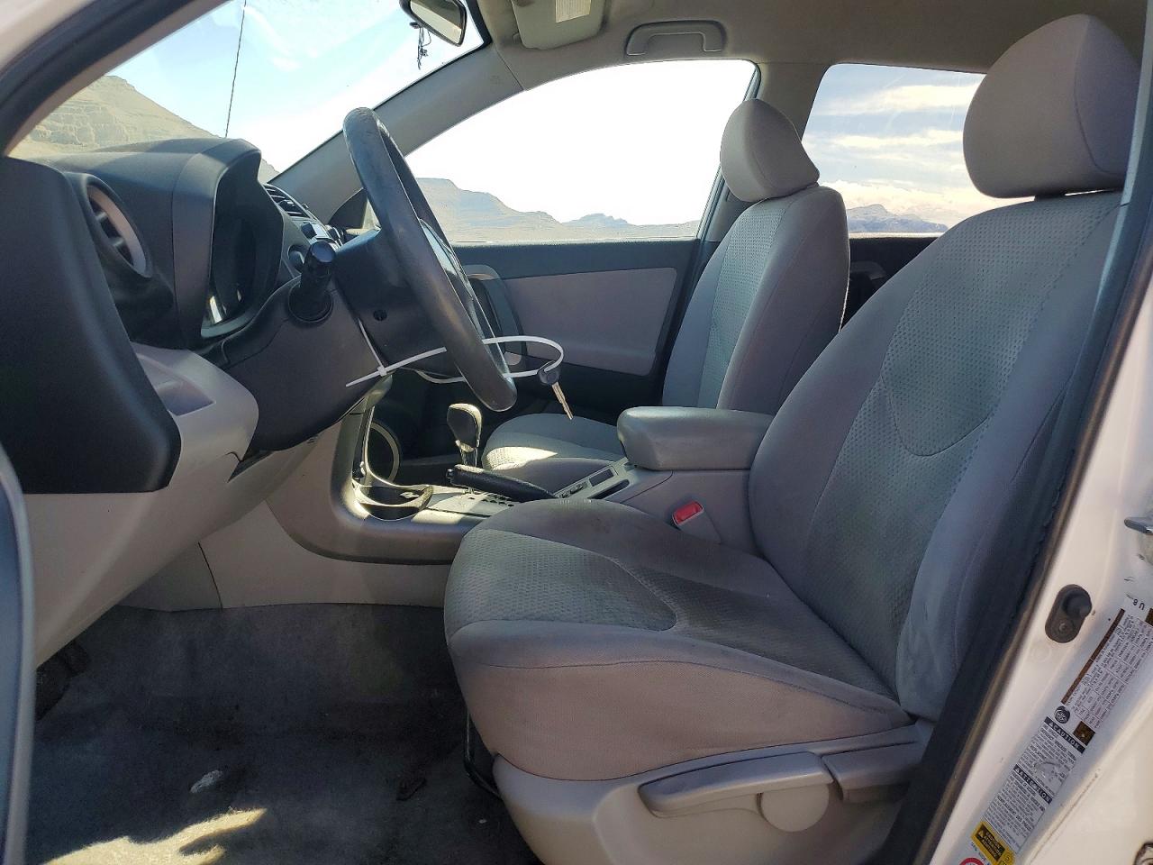 2007 TOYOTA RAV4 BASE photo 7