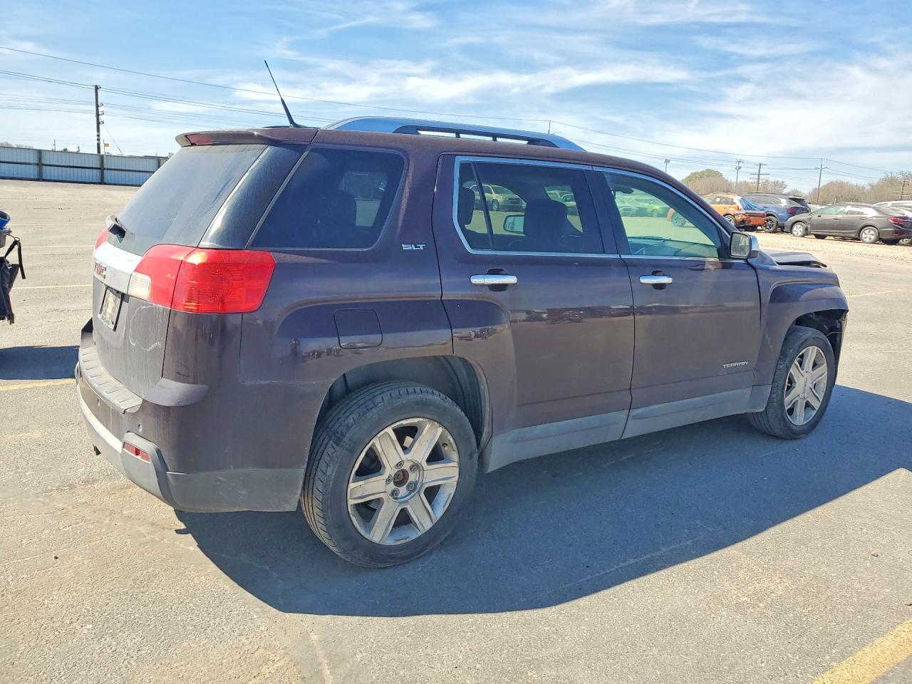 2011 GMC TERRAIN SLT photo 3
