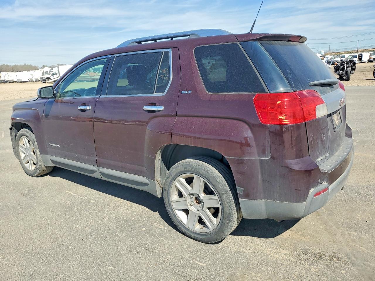 2011 GMC TERRAIN SLT photo 2