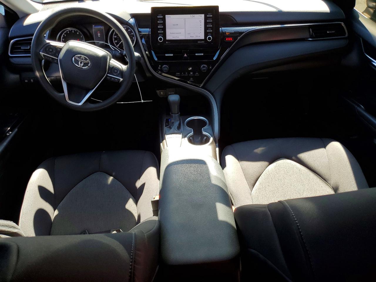 2022 TOYOTA CAMRY LE photo 8
