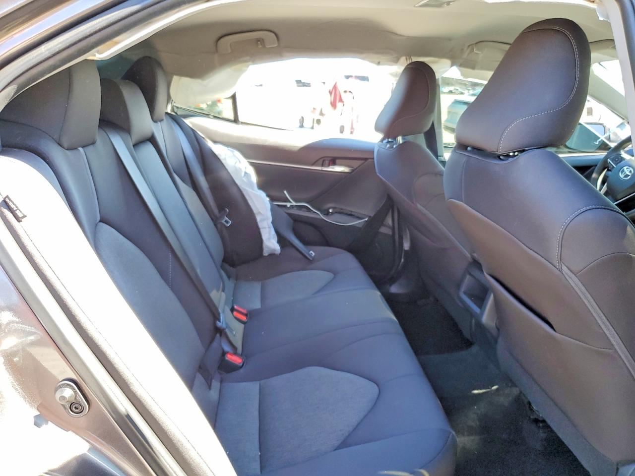 2022 TOYOTA CAMRY LE photo 10