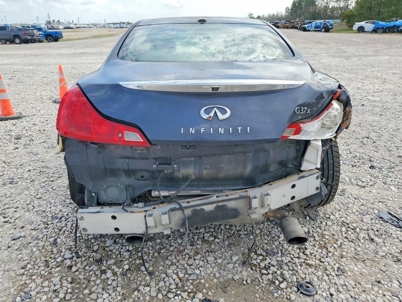 2011 INFINITI G37 COUPE X photo 6