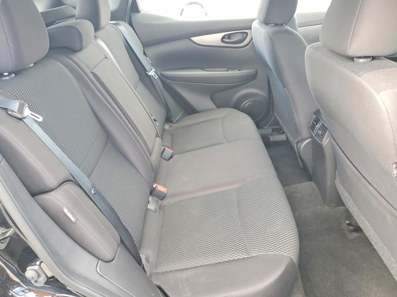 2020 NISSAN ROGUE SPORT S photo 11