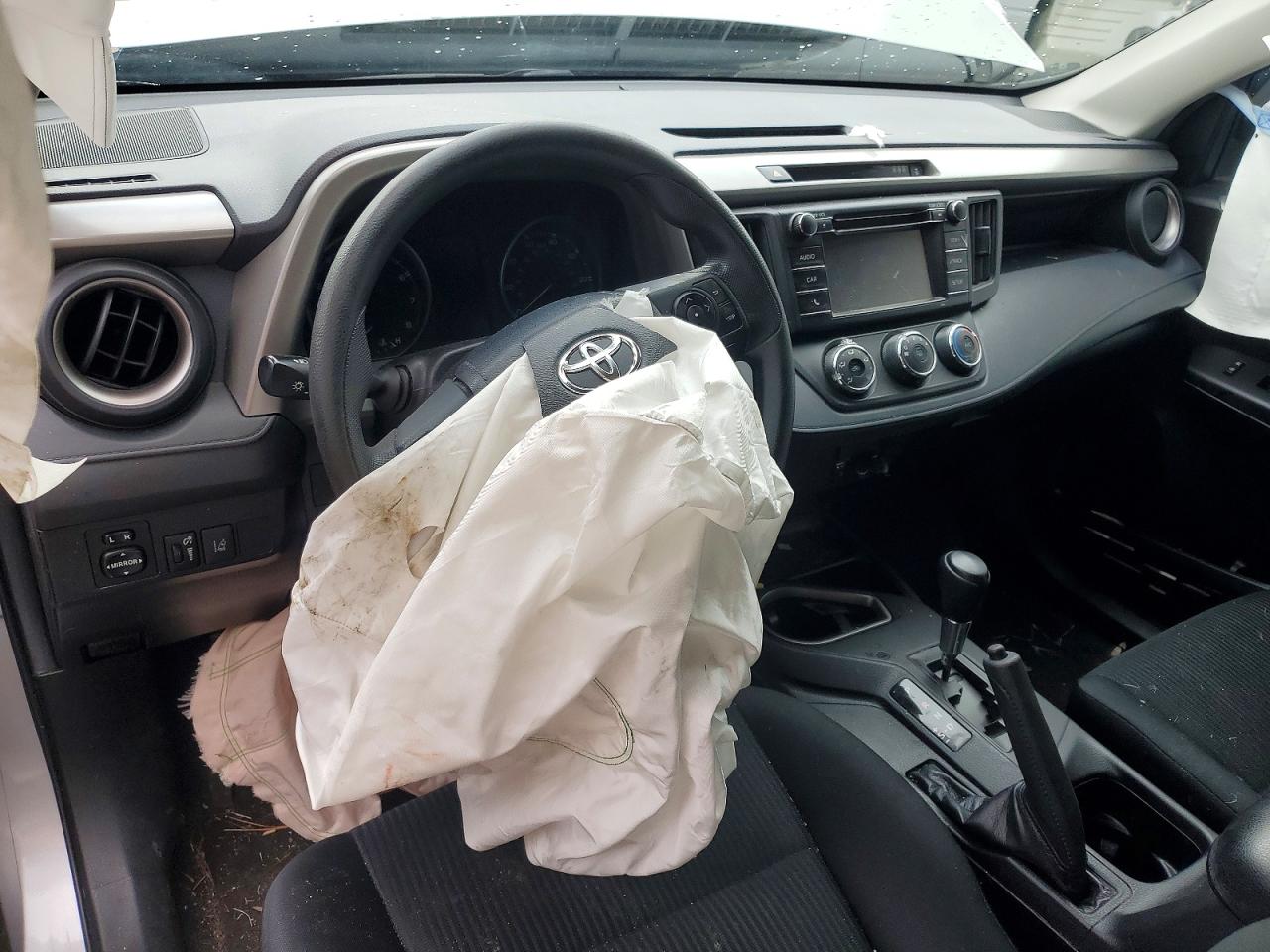 2017 TOYOTA RAV4 LE photo 15