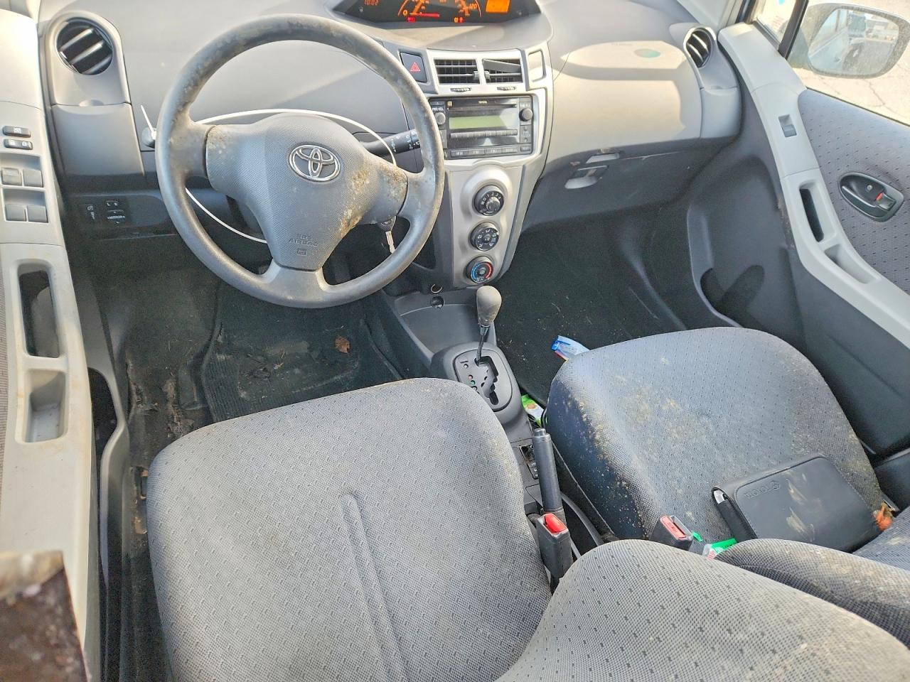 2010 TOYOTA YARIS BASE photo 15