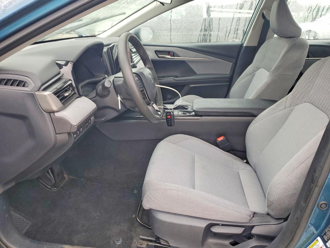 2025 TOYOTA CAMRY LE photo 11