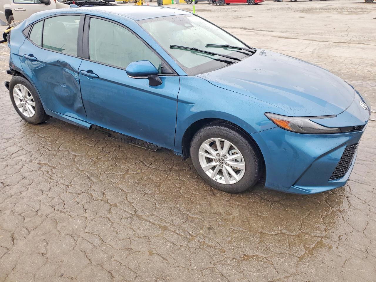2025 TOYOTA CAMRY LE photo 7
